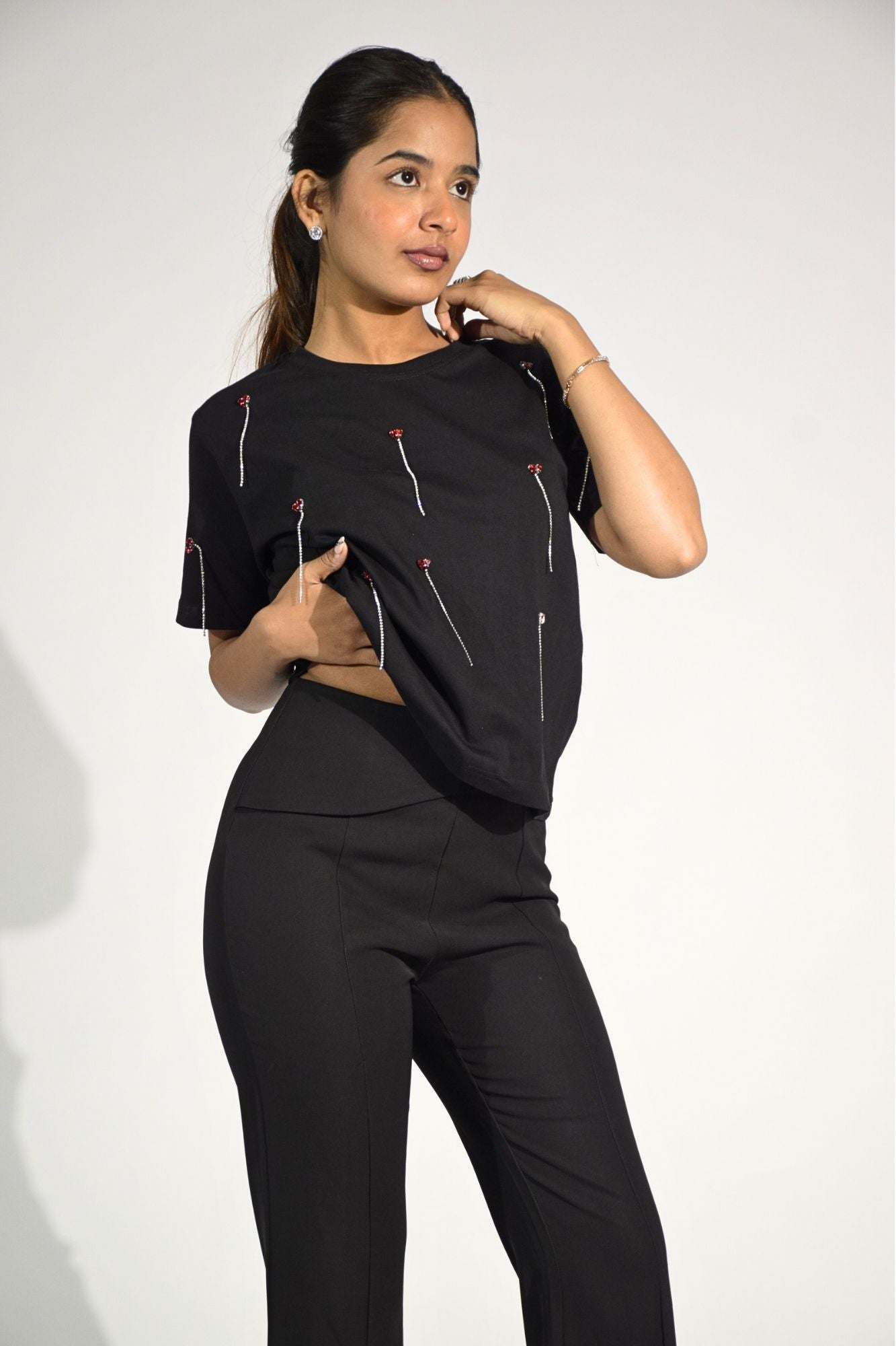 Red Heartdrop Embellished Handcrafted Drop Crop T-Shirt Black